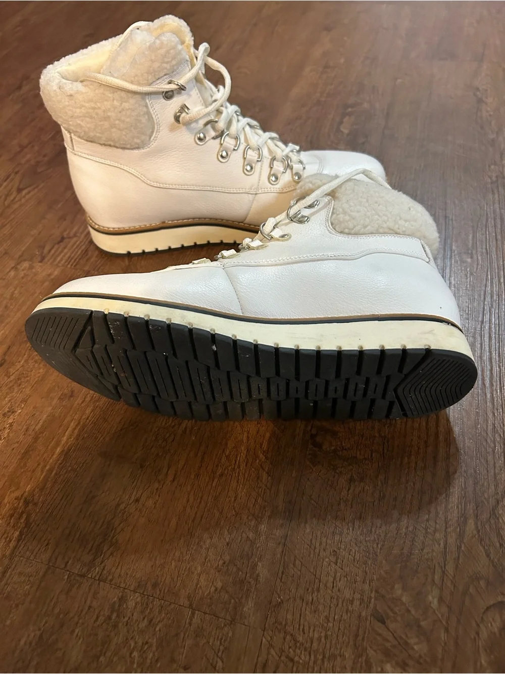 White Mountain cozy white